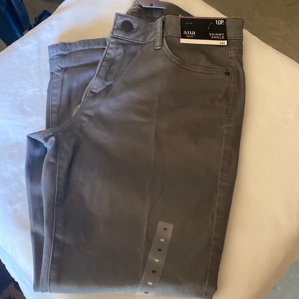 NWT womens skinny ankle pants size 10P
